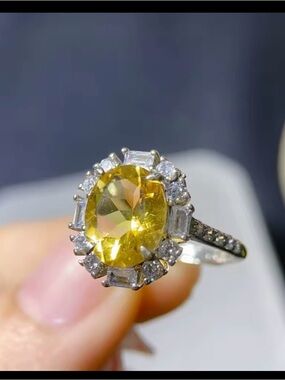 Vintage-Inspired Yellow and Silver Ring with Citrine Halo S925